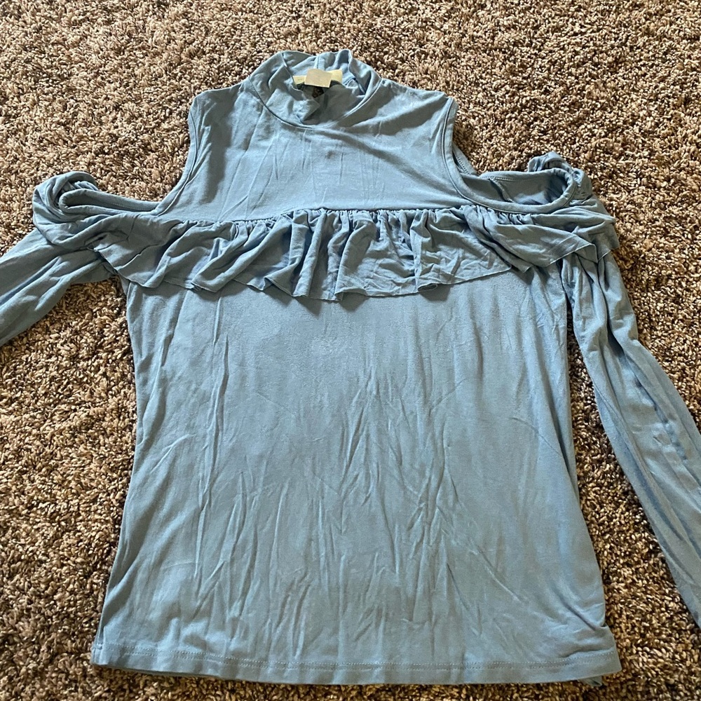 Medium long sleeve top